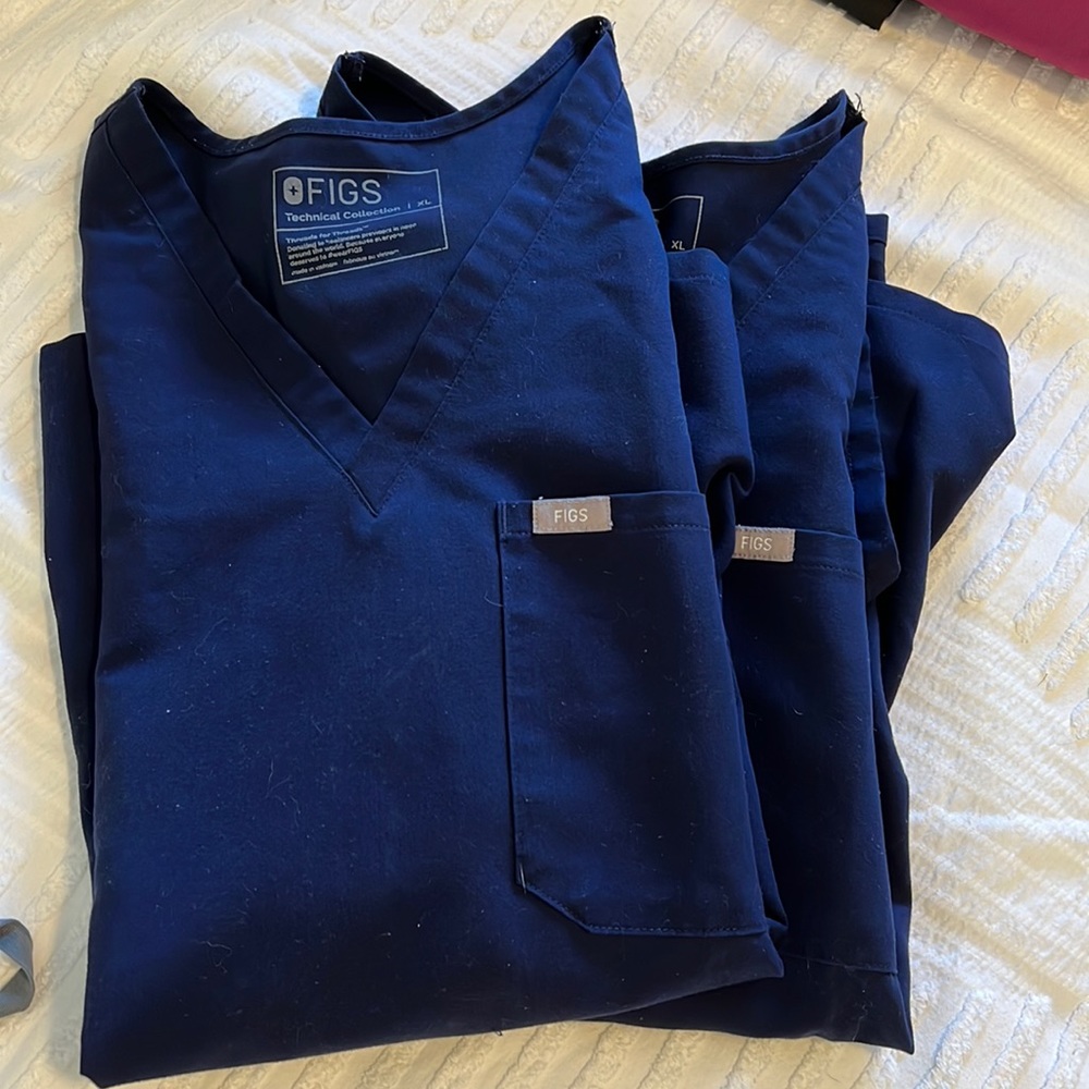 ✨FIGS✨ NAVY BLUE SCRUB BUNDLE